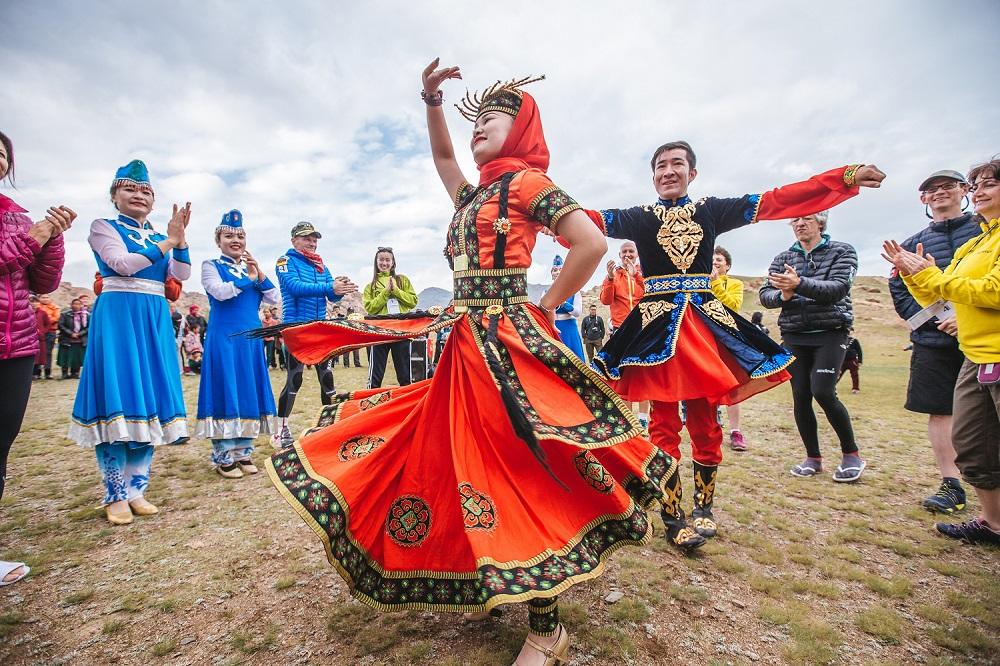 Mongolian dancers